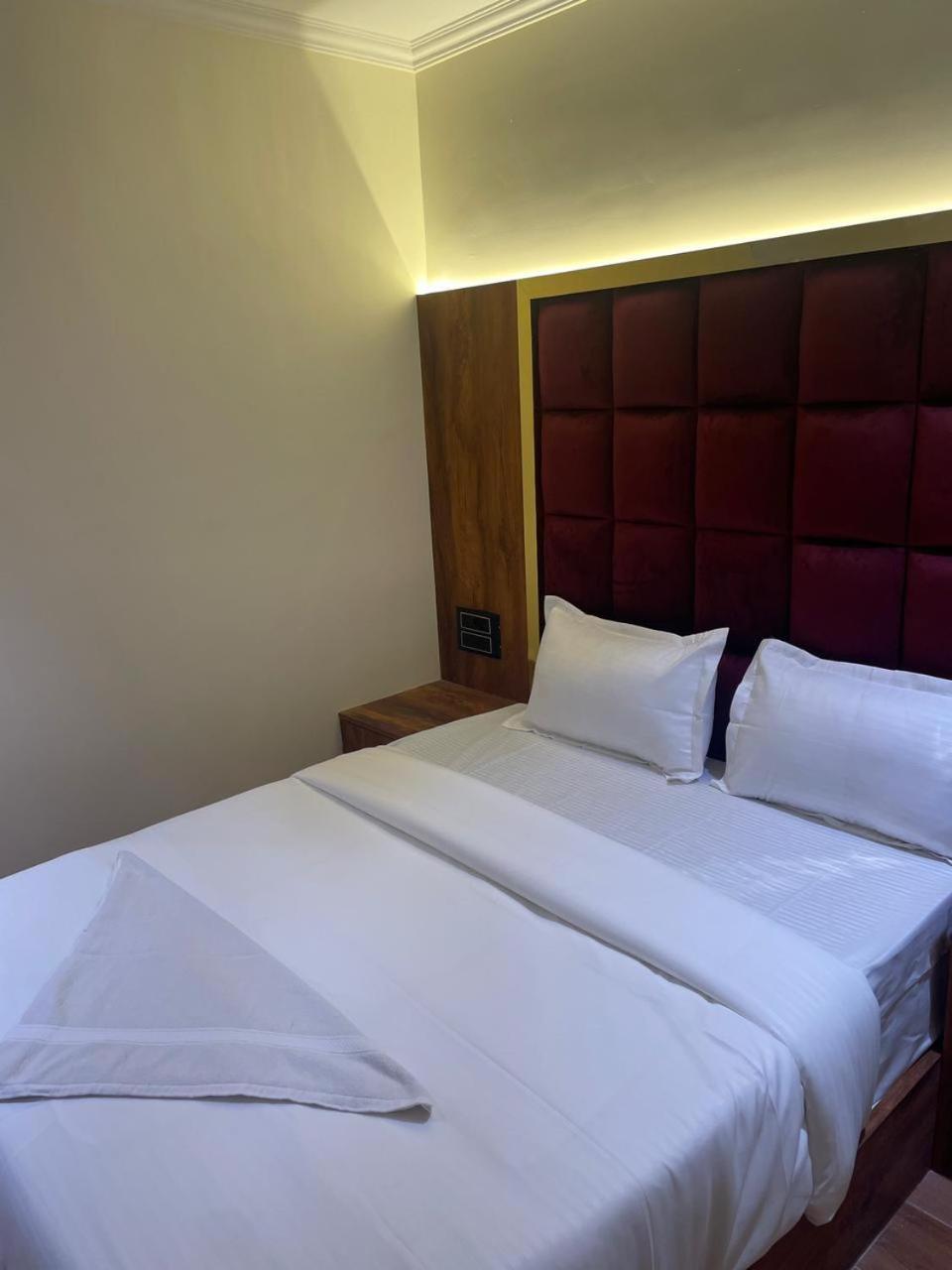 Hotel Sai Palace- Near Tata Memorial Hospital Mumbai Eksteriør bilde